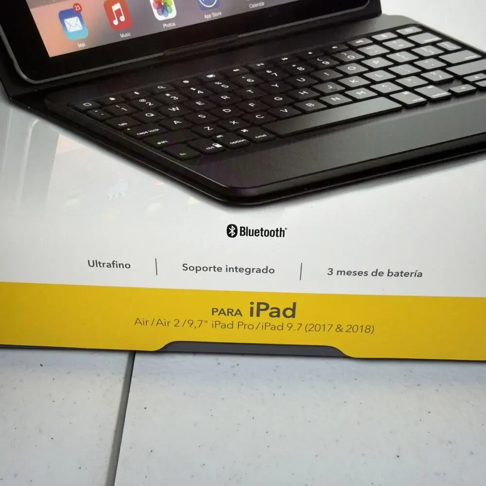 ZAGG Messenger Folio Bluetooth Keyboard Case for iPad 9.7” New Open Box